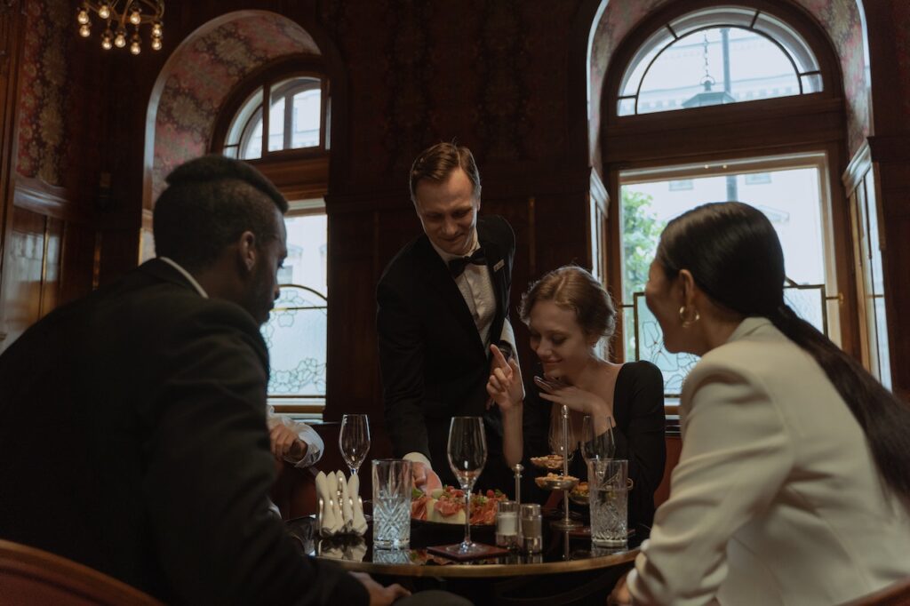 Tips to Train Restaurant Staff to Improve Efficiency